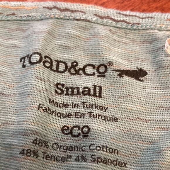 Toad & Co. green split neck, three-quarter length sleeves T-shirt - Picture 3 of 5